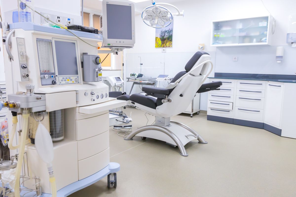 Орална хирургия - Дентална клиника Бушкалова