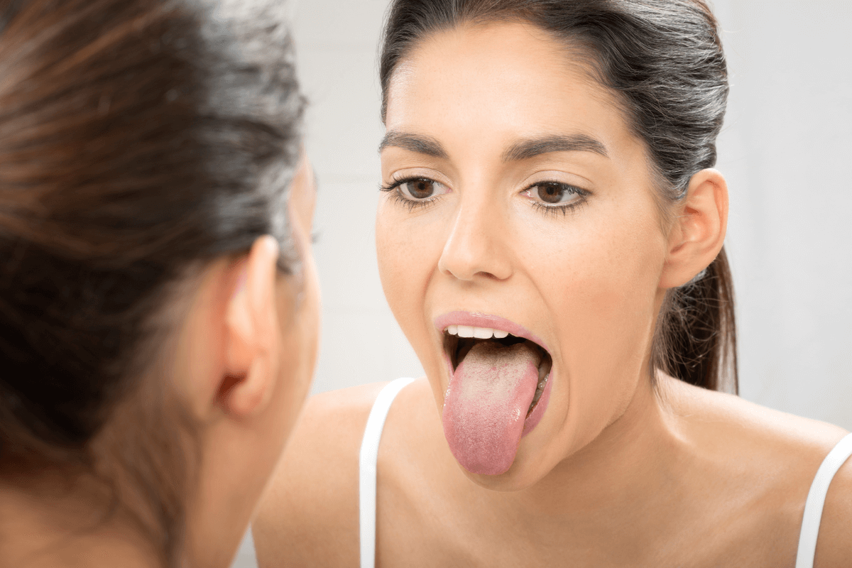 Какъв е нормалният цвят на езика и как да се грижим за неговата хигиена