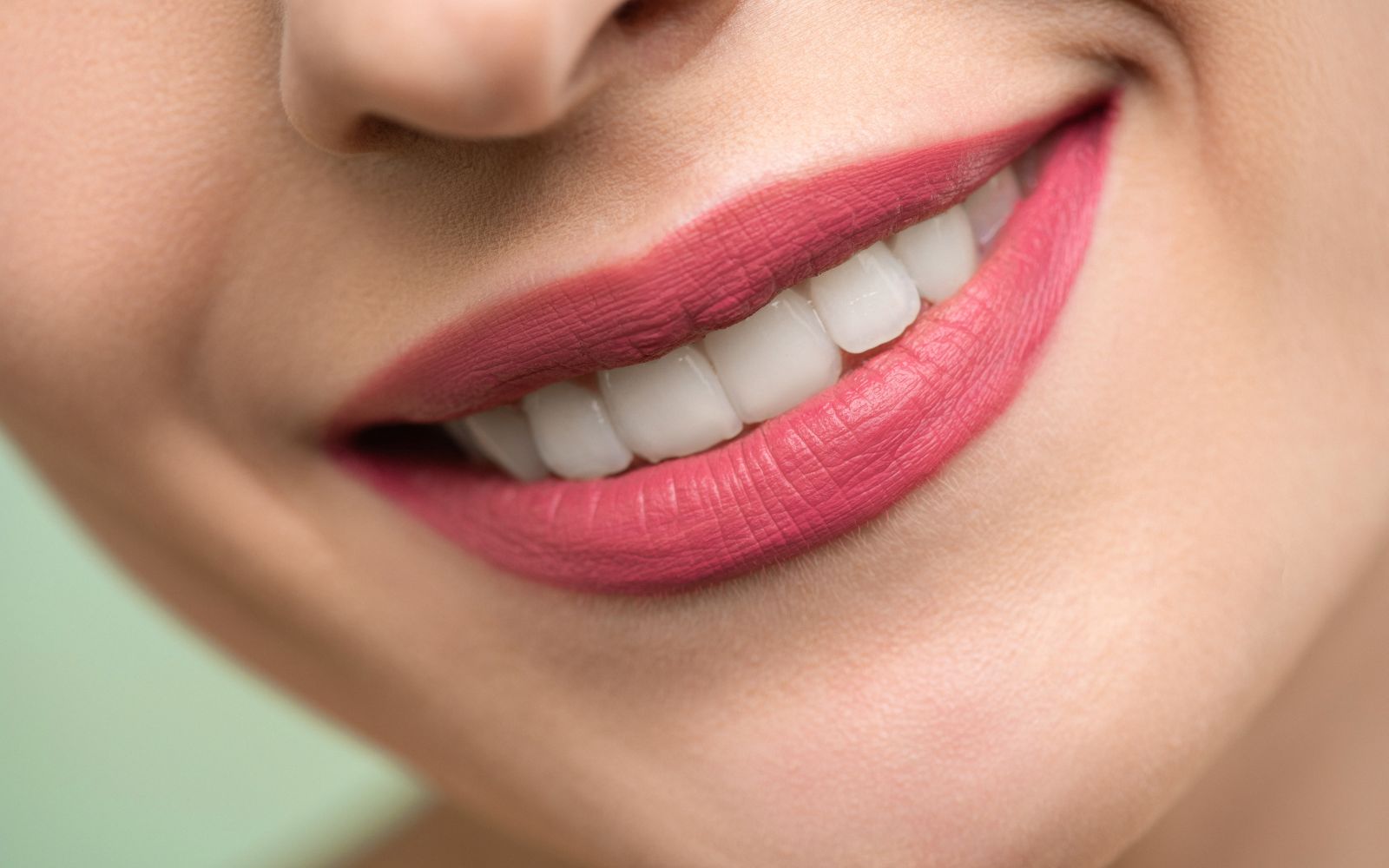 Професионално избелване на зъби - какво трябва да знаем за него.